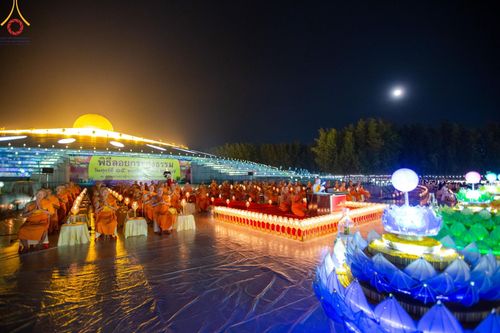 ภาพ No.170302:พิธีลอยกระทงธรรม ณ สระเศรษฐีทะเลบุญ มหาวิหารพระมงคลเทพมุนีฯ วัดพระธรรมกาย วันศุกร์ที่ 15 พฤศจิกายน พ.ศ.2567 (วันเพ็ญ 15 ค่ำ เดือน 12)