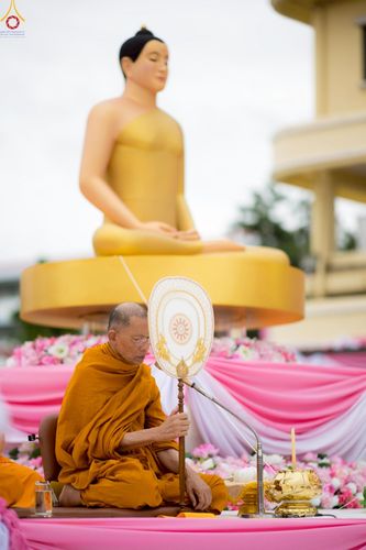 ภาพ No.241890:วันอาทิตย์ที่ 31 สิงหาคม พ.ศ. 2568 พิธีทำบุญแด่คณะสงฆ์ 122 รูป ฉลอง 121 ปี อำเภอคลองหลวง จ.ปทุมธานี เพื่อนำส่งช่วยเหลือคณะสงฆ์ 323 วัด 4 จังหวัดชายแดนภาคใต้ และช่วยเหลือประชาชนจากเหตุปะทะ แนวชายแดนไทย-กัมพูชา ณ บริเวณหน้าที่ว่าการอำเภอคลองหลวง 