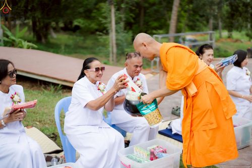 ภาพ No.234218:พิธีมุทิตาสักการะ "พระสิริรัตนเมธี" เจ้าคณะจังหวัดเลย ,พิธีถวายไทยธรรม ๙ วัด และพิธีทอดผ้าป่าเพื่อสร้างทุกสิ่ง  ในวาระทำบุญครบรอบ ๑๐ ปี ณ ศูนย์ปฏิบัติธรรมแก้วภูเรือ อ.ภูเรือ จ.เลย