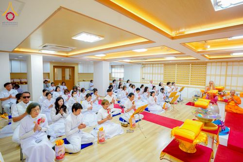 ภาพ No.221293:วันศุกร์ที่ 25 เมษายน พ.ศ. 2568 พิธีอัญเชิญรูปเหมือนพระมงคลเทพมุนี (สด จนฺทสโร) พระผู้ปราบมาร พิธีทอดผ้าป่าสามัคคี 25 ปี พิธีถวายสังฆทาน 15 วัด แด่เจ้าอาวาสภาคพื้นเอเชีย และแอฟริกา ในวาระครบ 25 ปี วัดพระธรรมกายโอซาก้า ประเทศญี่ปุ่น