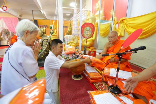 ภาพ No.166381:พิธีทอดกฐิน ณ วัดคูหาสุวรรณ จ.สุโขทัย ในโครงการกฐินสามัคคีทั่วไทย 30,000 วัด บูชาธรรม 80 ปี หลวงพ่อธัมมชโย โดยคณะศิษยานุศิษย์วัดพระธรรมกาย วันที่ 27 ตุลาคม พ.ศ. 2567