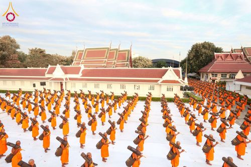 ภาพ No.197064:พระธรรมยาตราปฏิบัติธรรม และถ่ายภาพหมู่ประวัติศาสตร์ ณ วัดโบสถ์(บน) ตำบลบางคูเวียง อำเภอบางกรวย จังหวัดนนทบุรี ในโครงการธรรมยาตรา กตัญญูบูชา มหาปูชนียาจารย์ พระมงคลเทพมุนี(สด จนฺทสโร) พระผู้ปราบมาร อนุสรณ์สถาน 7 แห่ง ปีที่ 13 วันที่ 18 มกราคม พ.ศ. 2568