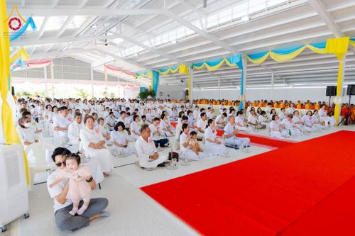 ภาพ No.174029:พิธีทอดกฐิน ศูนย์เบญจธรรม จ.ปทุมธานี ในโครงการกฐินสามัคคีทั่วไทย 30,000 วัด บูชาธรรม 80 ปี หลวงพ่อธัมมชโย โดยคณะศิษยานุศิษย์วัดพระธรรมกาย วันที่ 11 พฤศจิกายน พ.ศ. 2567