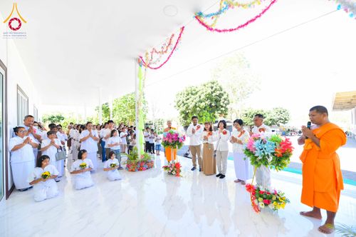 ภาพ No.313014:วันเสาร์ที่ 28 กุมภาพันธ์  พ.ศ. 2569 พิธีทอดผ้าป่าสามัคคีเพื่อสร้างอาคารที่พักสามเณร ณ ศูนย์ปฏิบัติธรรมสวนผึ้ง จ.ราชบุรี