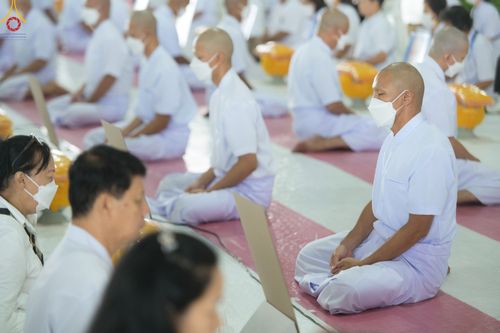 ภาพ No.84115:พิธีเวียนประทักษิณ พิธีวันทาเจดีย์ พิธีขอขมา และมอบผ้าไตร  ในโครงการบรรพชาอุปสมบทหมู่ธรรมทายาทรุ่นเข้าพรรษา และโครงการบรรพชาสามเณรโรงเรียนนานาชาติ รุ่นที่12 ในวันเสาร์ที่ 22 กรกฎาคม พ.ศ. 2566