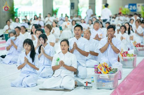 ภาพ No.342902:วันอาทิตย์ที่ 9 สิงหาคม พ.ศ.2569 พิธีตักบาตรฉลองพระใหม่ โครงการบรรพชาและอุปสมบทหมู่ รุ่นเข้าพรรษา ณ มหารัตนวิหาคด คอร์ 26 วัดพระธรรมกาย