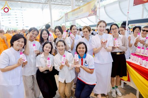 ภาพ No.273089:วันอาทิตย์ที่ 23 พฤศจิกายน พ.ศ.2568 พิธีมุทิตาสักการะ พระมหาเถระและพระเถระ ประจำปีพุทธศักราช 2568 ณ ห้องแก้วสารพัดนึก 2 สภาธรรมกายสากล  วัดพระธรรมกาย