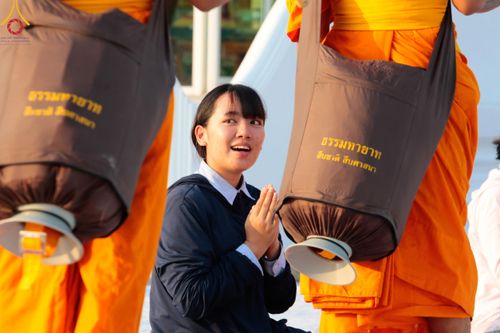 ภาพ No.110616:พิธีต้อนรับพระธรรมยาตรา ในโครงการธรรมยาตรากตัญญูบูชา มหาปูชนียาจารย์ พระมงคลเทพมุนี(สด จนฺทสโร) พระผู้ปราบมาร อนุสรณ์สถาน 7 แห่ง ปีที่ 12 วันที่ 11 มกราคม พ.ศ. 2567 ณ อนุสรณ์สถานลำดับที่ 3 สถานที่เกิดใหม่ในเพศสมณะ วัดสองพี่น้อง จ.สุพรรณบุรี