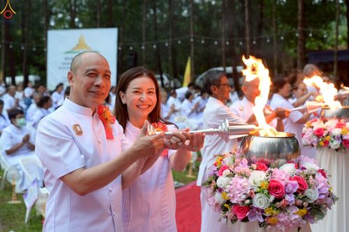 ภาพ No.238419:วันเสาร์ที่ 9 สิงหาคม พ.ศ. 2568 พิธีกลั่นแผ่นดิน โปรยทราย และจุดประทีปถวายเป็นพุทธบูชา จ.ระยอง สถาปนาองค์พระเจดีย์เพื่อสร้างสันติภาพโลก ณ ศูนย์ปฏิบัติธรรมระยอง(บ้านช่องลม) ต.บางบุตร อ.บ้านค่าย จ.ระยอง