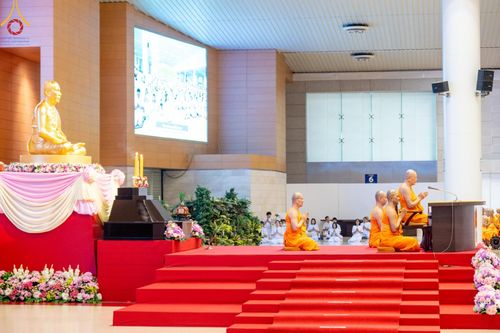 ภาพ No.154345:พิธีบูชาครูผู้ค้นพบวิชชาธรรมกาย ณ สภาธรรมกายสากล วัดพระธรรมกาย วันอังคารที่ 17 กันยายน พ.ศ. 2567
