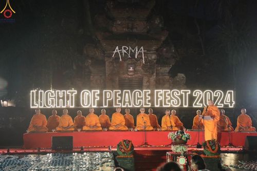 ภาพ No.156455:วัดพุทธบาหลีและวัดพระธรรมกาย จัดปฏิบัติธรรมนานาชาติ 1,151 คนจาก 78 ประเทศ ใน "วันสันติภาพสากล" ณ บาหลี อินโดนีเซีย วันเสาร์ที่ 21 กันยายน พ.ศ. 2567 เวลา 16.00-21.00 น. ณ พิพิธภัณฑ์ ARMA เมืองอูบุด จังหวัดบาหลี ประเทศอินโดนีเซีย