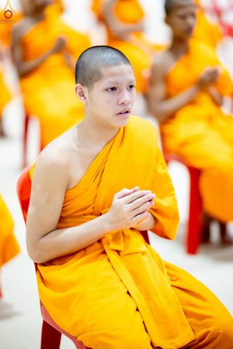 ภาพ No.233841:วันเสาร์ที่ 19 กรกฎาคม พ.ศ.2568 วันมหารำลึก ครั้งที่ 35 พิธีรำลึกถึงนักสร้างบารมี , พิธีสวดพระพุทธมนต์ , พิธีทอดผ้าบังสกุลและถวายไทยธรรม วัดพระธรรมกาย