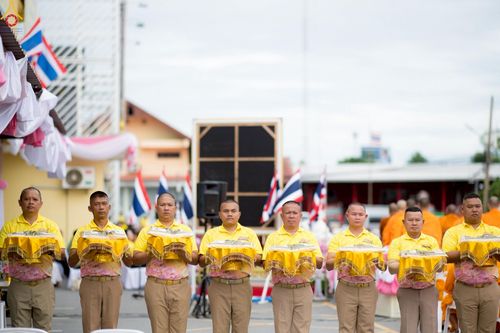 ภาพ No.241959:วันอาทิตย์ที่ 31 สิงหาคม พ.ศ. 2568 พิธีทำบุญแด่คณะสงฆ์ 122 รูป ฉลอง 121 ปี อำเภอคลองหลวง จ.ปทุมธานี เพื่อนำส่งช่วยเหลือคณะสงฆ์ 323 วัด 4 จังหวัดชายแดนภาคใต้ และช่วยเหลือประชาชนจากเหตุปะทะ แนวชายแดนไทย-กัมพูชา ณ บริเวณหน้าที่ว่าการอำเภอคลองหลวง 