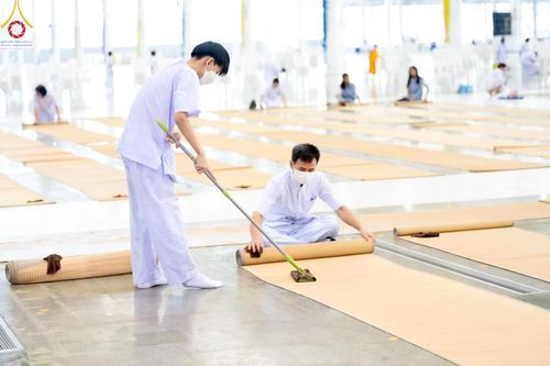 ภาพ No.134647:V.35 เพื่อบุญต้นเดือน การรับบุญของเจ้าหน้าที่หน่วยงานต่างๆ เพื่องานบุญวันอาทิตย์ต้นเดือน ณ วัดพระธรรมกาย วันที่ 7 เมษายน พ.ศ. 2567