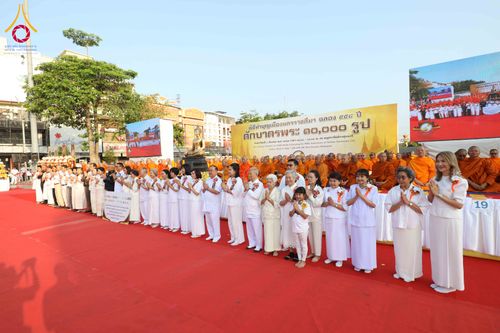 ภาพ No.312668:วันอาทิตย์ที่ 8 มีนาคม พ.ศ.2569 ทำบุญเมืองนครราชสีมา 558 ปี ตักบาตรพระ 10,000 รูป