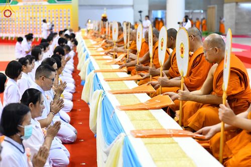 ภาพ No.146163:วันมหารำลึก ครั้งที่ 34 พิธีร่วมรำลึกถึงนักสร้างบารมีที่ล่วงลับไปแล้ว , พิธีสวดพระพุทธมนต์ ณ ห้องแก้วสารพัดนึก 1 วัดพระธรรมกาย วันเสาร์ที่ 27 กรกฎาคม พ.ศ. 2567