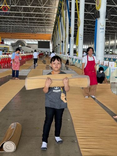 ภาพ No.59713:V.39 ทุ่มสุดใจ ธรรมชัย 80 ปี การเตรียมงาน การปฏิบัติงาน ของเจ้าหน้าที่หน่วยงานต่างๆ เพื่อพิธีฉลองอายุวัฒนมงคล 80 ปี หลวงพ่อธัมมชโย และรับถวายมหาสังฆทาน 10,000 กว่าวัดทั่วประเทศ ในวันคุ้มครองโลก จันทร์ที่ 22 เมษายน พ.ศ. 2567