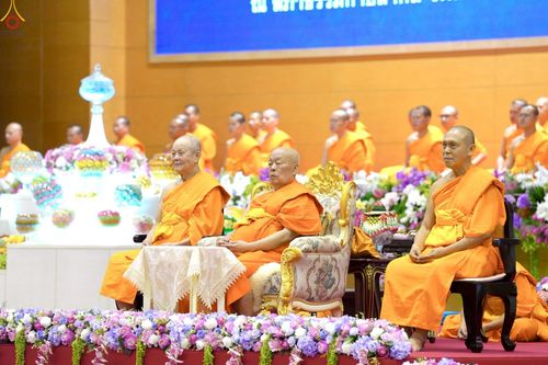 ภาพ No.236288:วันที่ 3 สิงหาคม พ.ศ. 2568 พิธีมุทิตาสักการะพระภิกษุ ผู้สอบได้เปรียญธรรม 9 ประโยค ระดับโลก ปีที่ 37, พิธีมอบโล่และทุนการศึกษา สำนักเรียนบาลีดีเด่นทั่วประเทศ ณ ห้องแก้วสารพัดนึก 1 วัดพระธรรมกาย