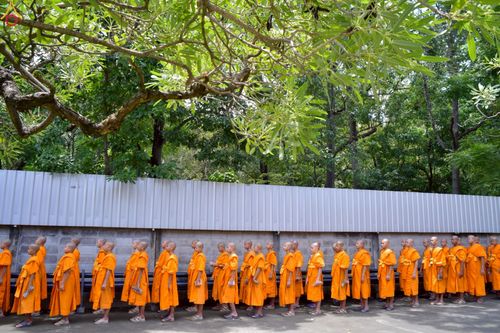 ภาพ No.240150:วันเสาร์ที่ 23 สิงหาคม พ.ศ. 2568 (วันพระ แรม 14 ค่ำ เดือน 9) พิธีบุพเปตพลี ครั้งที่ 169 ร่วมอุทิศบุญแด่หมู่ญาติที่ล่วงลับไปแล้ว และสืบทอดอายุพระพุทธศาสนา ณ หอฉันคุณยายอาจารย์ฯ วัดพระธรรมกาย