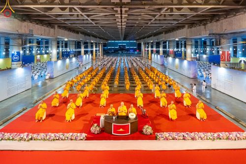 ภาพ No.150379:พิธีจุดประทีป และพิธีฉลองชัยสวดมนต์ บทธัมมจักกัปปวัตตนสูตร ครบ 6,668,272,727 จบ เนื่องในวันธรรมชัย 27 สิงหาคม พ.ศ. 2567 ณ มหารัตนวิหารคด วัดพระธรรมกาย