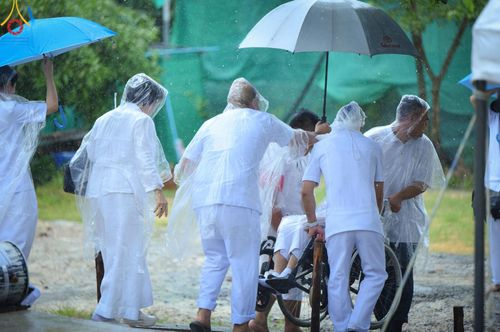 ภาพ No.146635:พิธีทอดผ้าป่าสร้างหลังคาอาคาร 80 ปี หลวงพ่อธัมมชโย ณ ศูนย์ปฎิบัติธรรมวิหารแดง จังหวัดสระบุรี วันอาทิตย์ที่ 28 กรกฎาคม พ.ศ. 2567