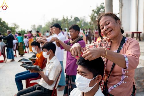 ภาพ No.127669:Photo Story ปฐมบรรพชาชาวพุทธมาร์มา Episode 2/5 วันที่ 6-7 กุมภาพันธ์ พ.ศ. 2567  โครงการบรรพชาครั้งประวัติศาสตร์ แห่งเทือกเขาจิตตะกอง  ครั้งแรกของชาวพุทธมาร์มา บังกลาเทศ บูชาธรรม 80 ปีหลวงพ่อธัมมชโย ณ วัดธัมจักร อรัญกุฏิ เมืองรัมการ์ คาร์กาชารี บังกลาเทศ