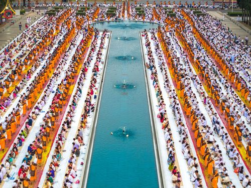 ภาพ No.120386:พิธีต้อนรับพระธรรมยาตรา ในโครงการธรรมยาตรา กตัญญูบูชา มหาปูชนียาจารย์ พระมงคลเทพมุนี(สด จนฺทสโร) พระผู้ปราบมาร อนุสรณ์สถาน 7 แห่ง ปีที่ 12 วันที่ 28 มกราคม พ.ศ. 2567 ณ วัดพระธรรมกาย จ.ปทุมธานี (ชุดที่ 2)