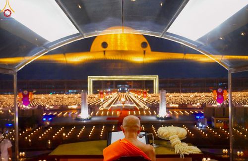 ภาพ No.125088:พิธีเวียนประทักษิณและจุดมาฆประทีป (ชุดที่ 2) ในวันมาฆบูชา เสาร์ที่ 24 กุมภาพันธ์ พ.ศ. 2567 ณ พระมหาธรรมกายเจดีย์ วัดพระธรรมกาย