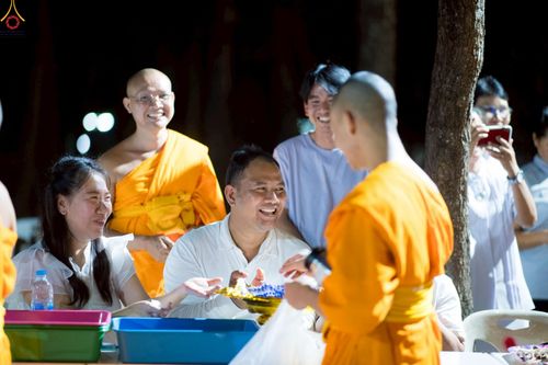 ภาพ No.250709:วันอังคารที่ 7 ตุลาคม พ.ศ. 2568 พิธีมหาปวารณาออกพรรษา ณ โบสถ์พระไตรปิฎก วัดพระธรรมกาย