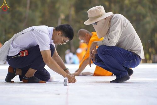 ภาพ No.198795:V.50 สารพัดV สารพัดดี ที่ธรรมยาตรา ในโครงการธรรมยาตรา กตัญญูบูชา มหาปูชนียาจารย์ พระมงคลเทพมุนี(สด จนฺทสโร) พระผู้ปราบมาร อนุสรณ์สถาน 7 แห่ง ปีที่ 13 ระหว่างวันที่ 2-31 มกราคม พ.ศ. 2568