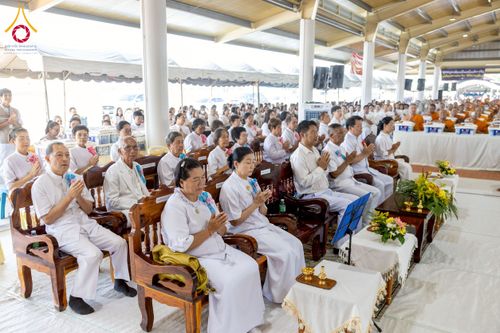 ภาพ No.230228:วันเสาร์ที่ 28 มิถุนายน พ.ศ. 2568 พิธีถวายสังฆทาน 323 วัด 4 จังหวัดชายแดนใต้ ปีที่ 21 ครั้งที่ 178 พิธีมอบกองทุนหนุนแรงใจช่วยครูใต้ ปีที่ 18 ครั้งที่ 142 ณ ศูนย์อบรมเยาวชนจังหวัดปัตตานี