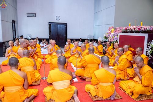 ภาพ No.227773:วันเสาร์ที่ 31 พฤษภาคม พ.ศ.2568 พิธีถวายผ้าไตรแด่สามเณรผู้เข้ารับการอุปสมบท , พิธีอุปสมบทสามเณรเตรียม DCI วัดพระธรรมกาย จ.ปทุมธานี