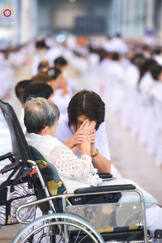 ภาพ No.159232:พิธีบูชาข้าวพระ ในวันอาทิตย์ต้นเดือน วันที่ 6 ตุลาคม พ.ศ. 2567 ณ สภาธรรมกายสากล วัดพระธรรมกาย