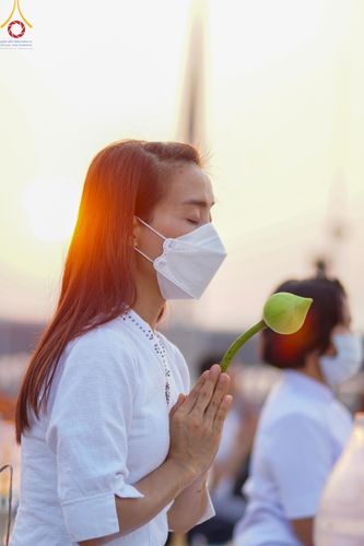 ภาพ No.122047:พิธีจุดประทีปถวายเป็นพุทธบูชา และบูชาธรรมมหาปูชนียาจารย์ พระมงคลเทพมุนี(สด จนฺทสโร) ในโครงการธรรมยาตรา กตัญญูบูชา มหาปูชนียาจารย์ พระมงคลเทพมุนี(สด จนฺทสโร) พระผู้ปราบมาร อนุสรณ์สถาน 7 แห่ง ปีที่ 12 วันที่ 31 มกราคม พ.ศ. 2567 ณ วัดพระธรรมกาย จ.ปทุมธานี