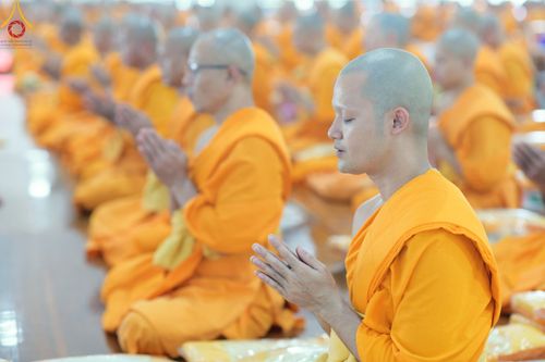 ภาพ No.162205:พิธีถวายภัตตาหารเมนูสวรรค์ เนื่องในวันออกพรรษา (ขึ้น 15 ค่ำ เดือน 11) วันพฤหัสบดีที่ 17 ตุลาคม พ.ศ. 2567 ณ หอฉันคุณยายอาจารย์ฯ วัดพระธรรมกาย