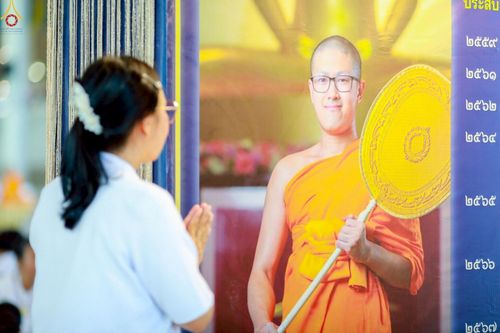 ภาพ No.236007:วันที่ 3 สิงหาคม พ.ศ. 2568 ภาพบรรยากาศ การต้อนรับปฎิสันถาร ของคณะสงฆ์ ในวันสมาธิโลก พิธีถวายมหาสังฆทาน 2,000 กว่าวัด ณ วัดพระธรรมกาย