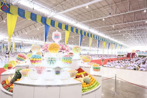 ภาพ No.151236:พิธีบูชาข้าวพระ ในวันอาทิตย์ต้นเดือน วันที่ 1 กันยายน พ.ศ. 2567 ณ สภาธรรมกายสากล วัดพระธรรมกาย