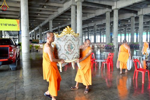 ภาพ No.219012:วันที่ 18-20 เมษายน พ.ศ. 2568 การเตรียมงานในลานธรรม , วิหารคด เพื่องานวันคุ้มครองโลก 22 เมษายน พศ. 2568