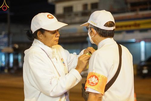 ภาพ No.187222:พิธีตักบาตรพระ ๕๐๐ รูป "สร้างบุญใหญ่ ส่งท้ายปีเก่า ต้อนรับปีใหม่ ๒๕๖๘" วันเสาร์ที่ ๒๘ ธันวาคม พ.ศ. ๒๕๖๗ ณ ถนนหน้าที่ว่าการอำเภอภูเรือ จังหวัดเลย