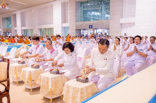 ภาพ No.236420:วันที่ 3 สิงหาคม พ.ศ. 2568 พิธีถวายมหาสังฆทานคณะสงฆ์ 2,000 กว่าวัดทั่วประเทศ ปีที่ 25 , พิธีถวายไทยธรรมคณะสงฆ์ 323 วัด 4 จังหวัดชายแดนภาคใต้ ณ วัดพระธรรมกาย