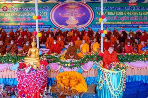 ภาพ No.98681:พิธีทอดกฐินสมทบวัดกัลยาณมิตรต่างประเทศ ณ วัดราชบัณนะวิหาร เมืองรังกามาติ ประเทศบังกลาเทศ วันศุกร์ที่ 24 พฤศจิกายน พ.ศ. 2566