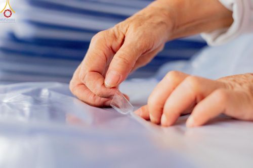 ภาพ No.218529:วันที่ 15 - 18 เมษายน พ.ศ. 2568 การเตรียมภาชนะสำหรับถวายภัตตาหาร , การจัดโต๊ะเก้าอี้ในลานธรรม , การแพ็คพัสดุงานต้อนรับ เพื่องานวันคุ้มครองโลก 22 เมษายน พ.ศ.2568 วัดพระธรรมกาย