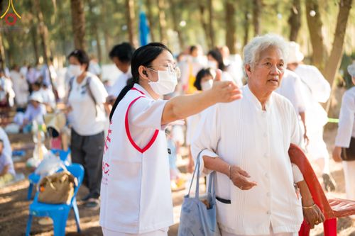 ภาพ No.107718:V.4 ทุ่มใจ การเตรียมงาน เก็บงาน การรับบุญของเจ้าหน้าที่หน่วยงานต่างๆ เพื่อโครงการธรรมยาตรา กตัญญูบูชามหาปูชนียาจารย์ พระมงคลเทพมุนี (สด จนฺทสโร) พระผู้ปราบมาร อนุสรณ์สถาน 7 แห่ง ปีที่ 12 ระหว่างวันที่ 2 - 31 มกราคม พ.ศ.2567