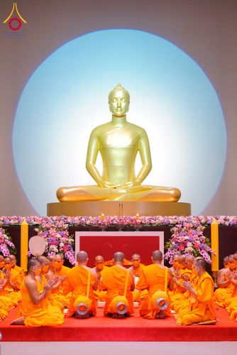 ภาพ No.62185:พิธีอุปสมบทในโครงการอุปสมบทหมู่ บูชาธรรมหลวงพ่อธัมมชโย พ.ศ.2567 ณ อุโบสถ วัดพระธรรมกาย จ.ปทุมธานี วันที่ 13-15 เมษายน พ.ศ. 2567