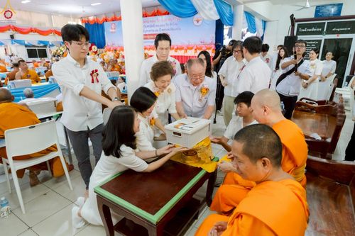 ภาพ No.233600:วันจันทร์ที่ 7 กรกฎาคม พ.ศ. 2568 จังหวัดบุรีรัมย์รวมใจ สัมมนาคณะสงฆ์ เพื่อฟื้นฟูพระพุทธศาสนา  โครงการทอดกฐินสามัคคีทั่วไทย 30,000 วัด ประจำปีพุทธศักราช 2568 และพิธีถวายมหาสังฆทาน 300 กว่าวัด โดยคณะศิษยานุศิษย์ บูชาธรรม 81 ปี หลวงพ่อธัมมชโย  ณ วัดกลาง พระ