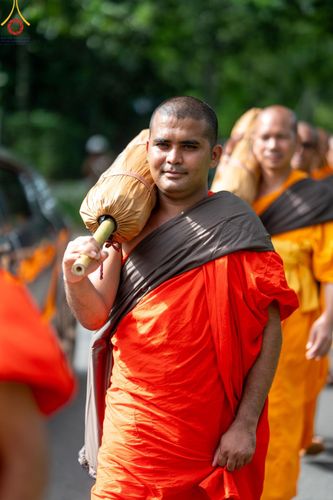 ภาพ No.140757:PhotoStory มหาศรัทธา ธรรมยาตราศรีลังกา EP.4 โครงการสยาม-ลังกา ธรรมยาตรา ฉลองเทศกาลวิสาขบูชาแห่งชาติ ศรีลังกา  บูชาธรรม 80 ปีหลวงพ่อธัมมชโย เส้นทางจาก เมืองดัมบูลลา ไปยัง เมืองมาตะเล  ตั้งแต่วันที่ 17-20 พฤษภาคม พ.ศ. 2567