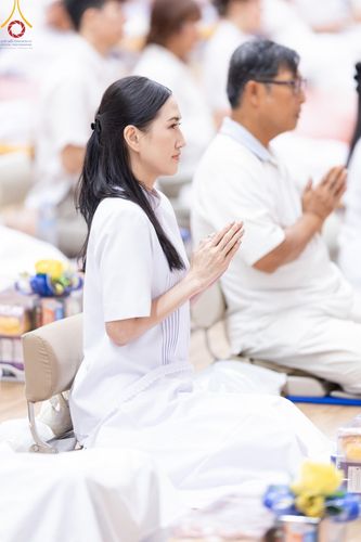 ภาพ No.145308:พิธีถวายผ้าอาบน้ำฝนและประทีปโคมไฟ ณ สภาธรรมกายสากล วัดพระธรรมกาย วันเสาร์ที่ 20 กรกฎาคม พ.ศ. 2567