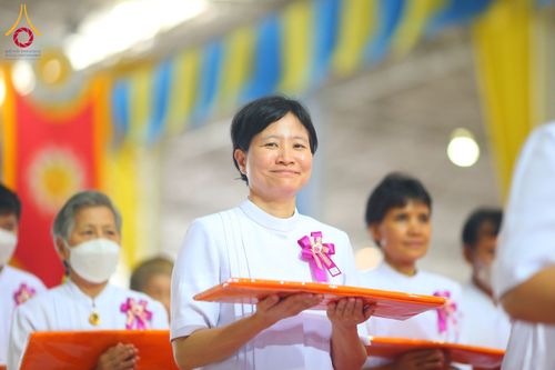 ภาพ No.134376:พิธีทอดผ้าป่าสมทบ มหาสังฆทาน 10,000 วัด ทั่วไทย วันอาทิตย์ต้นเดือนที่ 7 เมษายน พ.ศ.2567 ณ ห้องแก้วสารพัดนึก 1 สภาธรรมกายสากล  วัดพระธรรมกาย จ.ปทุมธานี