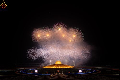 ภาพ No.122293:พิธีจุดประทีปถวายเป็นพุทธบูชา และบูชาธรรมมหาปูชนียาจารย์ พระมงคลเทพมุนี(สด จนฺทสโร) ในโครงการธรรมยาตรา กตัญญูบูชา มหาปูชนียาจารย์ พระมงคลเทพมุนี(สด จนฺทสโร) พระผู้ปราบมาร อนุสรณ์สถาน 7 แห่ง ปีที่ 12 วันที่ 31 มกราคม พ.ศ. 2567 ณ วัดพระธรรมกาย จ.ปทุมธานี (