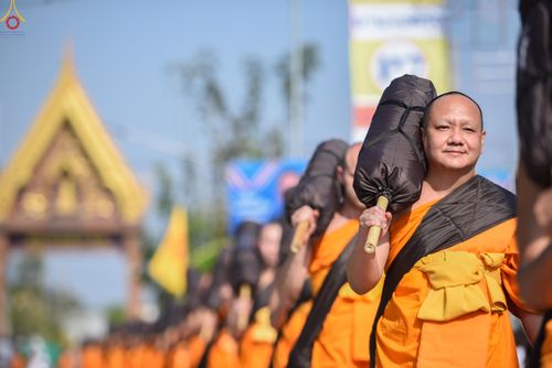 ภาพ No.290420:วันที่ 7 มกราคม พ.ศ. 2569 พิธีต้อนรับพระธรรมยาตรา ณ อนุสรณ์สถานลำดับที่ 2  สถานที่ตั้งมโนปณิธานบวชตลอดชีวิต อนุสรณ์สถานคลองบางนางแท่น (ภาพชุดที่ 2) อ.สามพราน จ.นครปฐม ในโครงการธรรมยาตรา กตัญญูบูชา มหาปูชนียาจารย์ พระมงคลเทพมุนี(สด จนฺทสโร) พระผู้ปราบมาร 